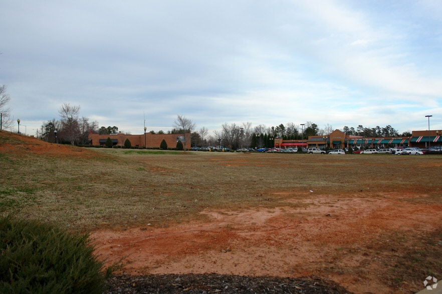 Primary Photo Of 3012 N Center St, Hickory Land For Lease