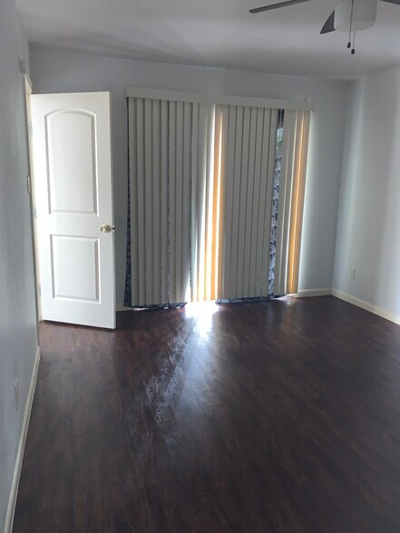 More Photos Of 1710 Wooten Park Dr, Austin Apartments For Sale