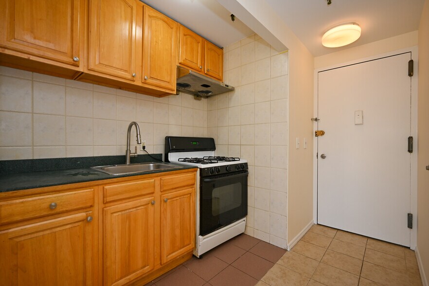More Photos Of 83-17 Broadway, Elmhurst Multifamily For Sale