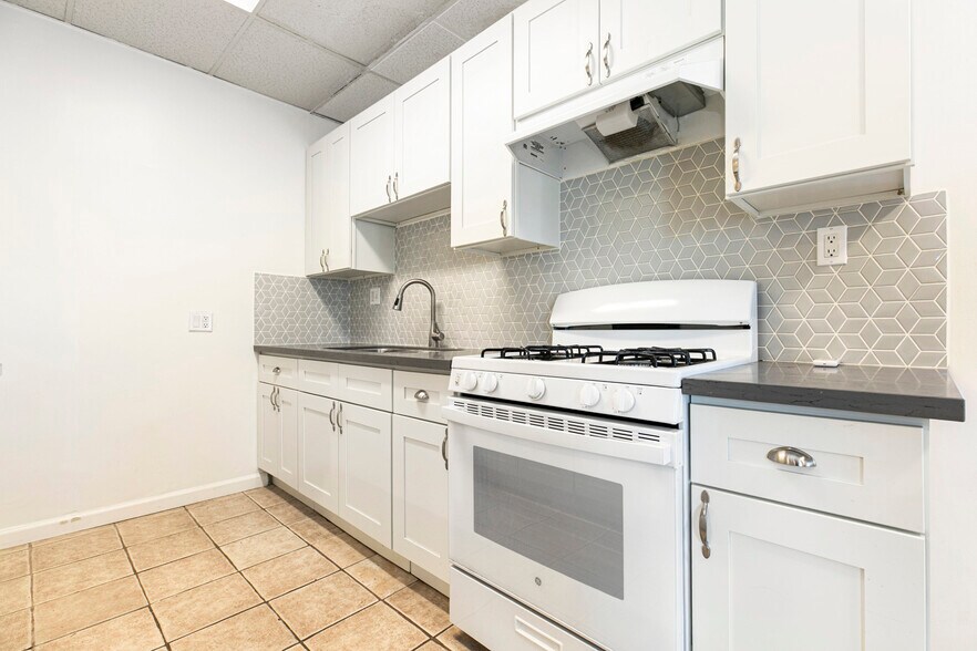 More Photos Of 1138 N Parish Pl, Burbank Apartments For Sale