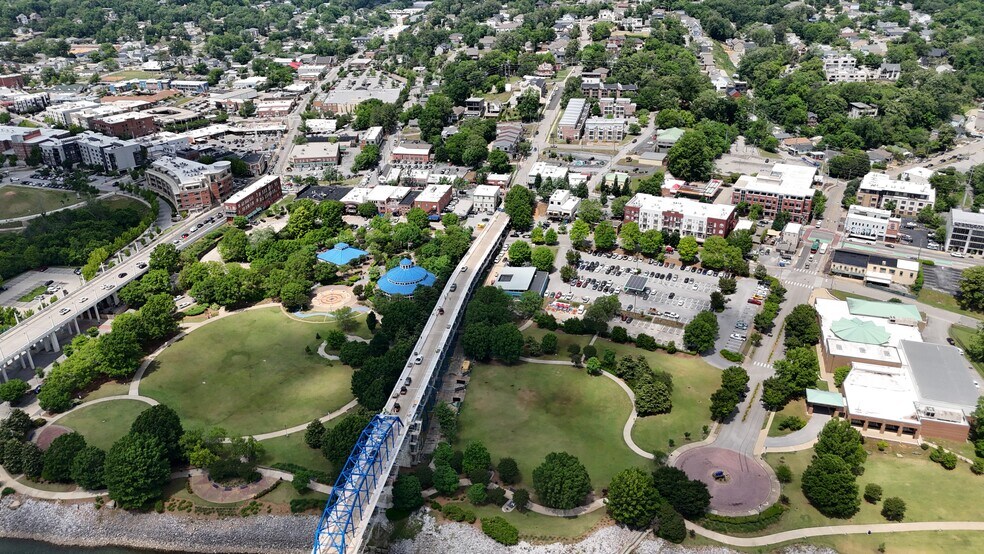 More Photos Of 300 Forest Ave, Chattanooga Office For Sale