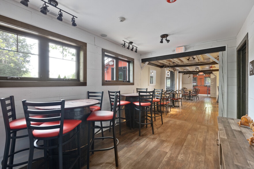 More Photos Of 211 W Railroad Ave, Bartlett Storefront Retail Residential For Sale