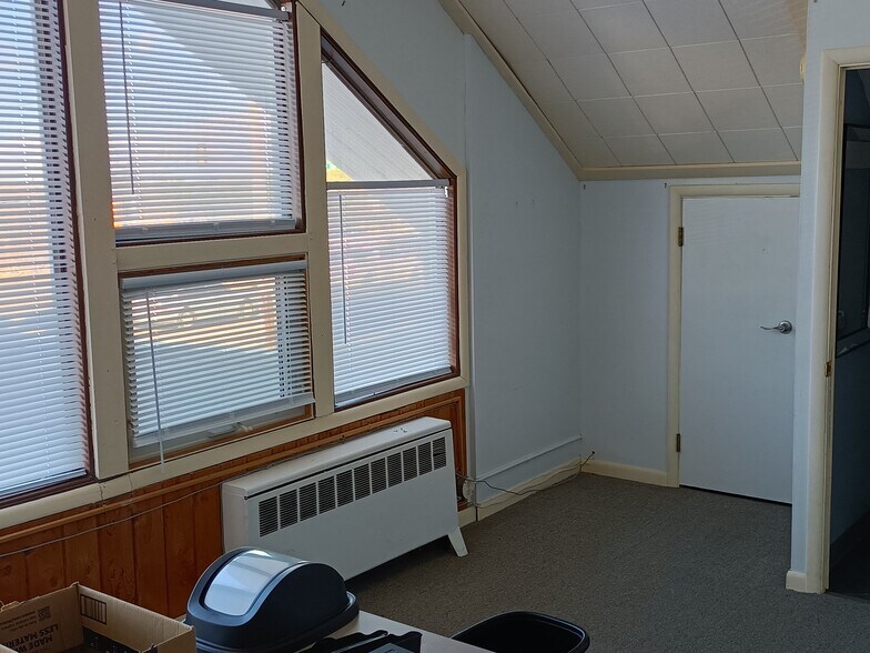 More Photos Of 4921 E State St, Rockford Office For Sale