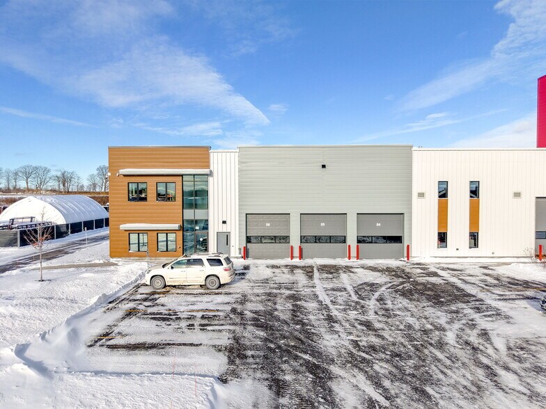 More Photos Of 224 Robot St, Vars Warehouse For Sale