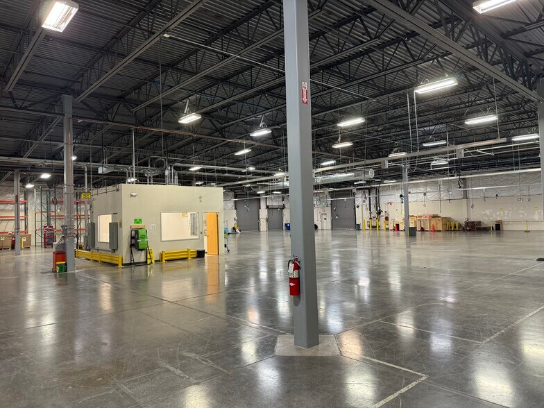 More Photos Of 39611 Eureka Dr, Newark Unknown For Lease