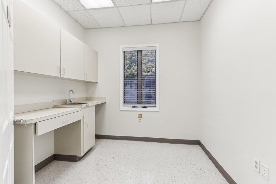 More Photos Of 2640 Highway 70, Manasquan Medical For Sale