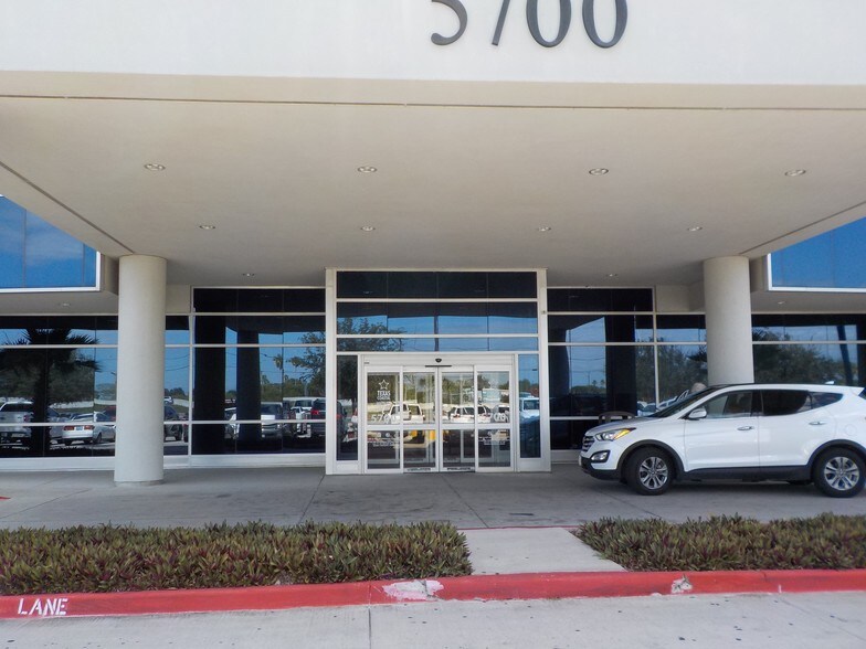 More Photos Of 5700 N Exp 77/83, Brownsville Medical For Lease