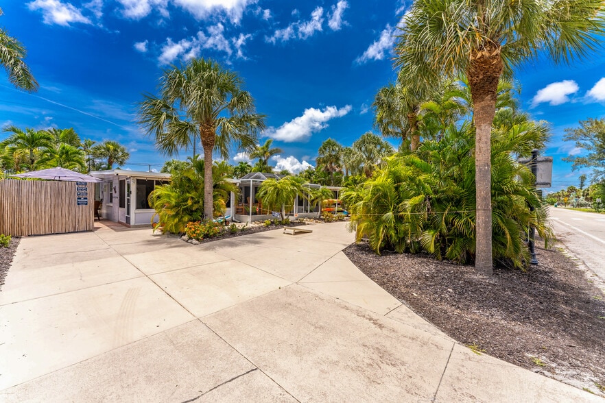 More Photos Of 1130 Gulf Blvd, Englewood Apartments For Sale