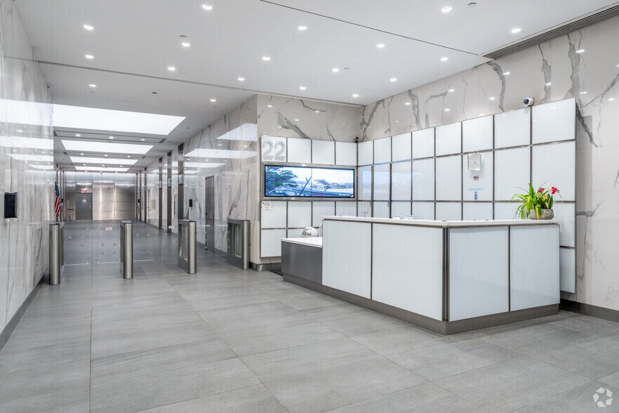 More Photos Of 22 Cortlandt St, New York Office For Lease