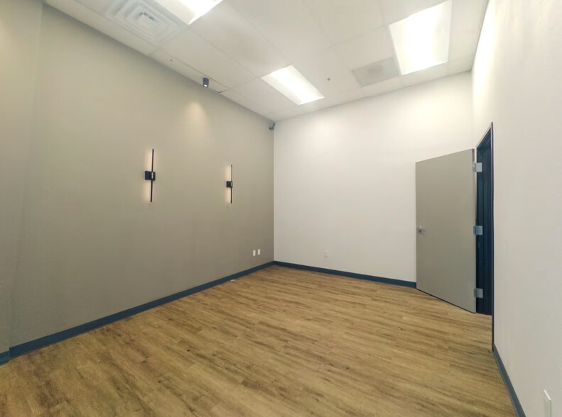 More Photos Of 470 W Larch Rd, Tracy Service For Lease