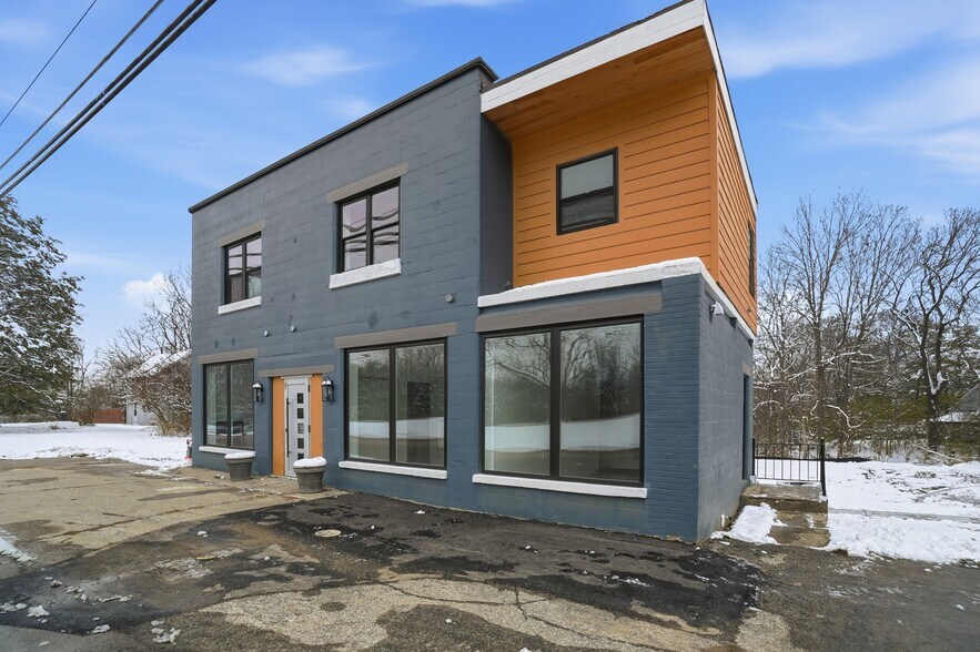 More Photos Of 216 Kings Mills Rd, Mason Coworking Space