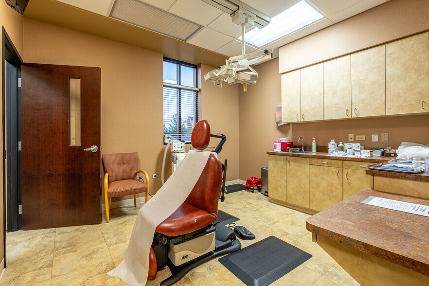 More Photos Of 16105 S La Grange Rd, Orland Park Medical For Lease