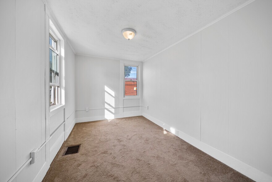 More Photos Of 210 Main St, Somersworth Apartments For Sale