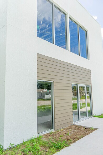 More Photos Of 907 Person St, Kissimmee Medical For Sale