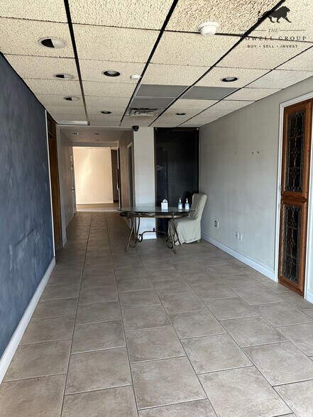 More Photos Of 5929 50th St, Lubbock Service For Lease