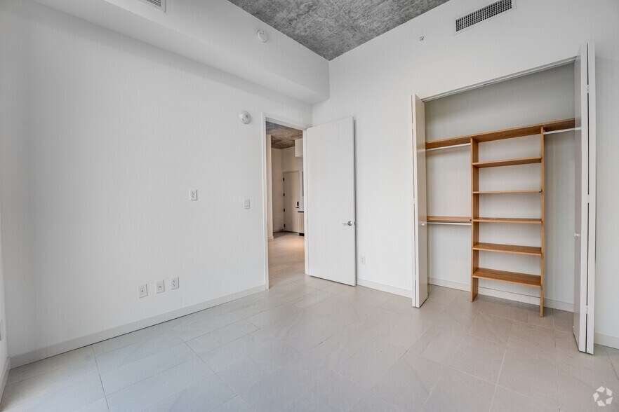 More Photos Of 127 NW 27th St, Miami Unknown For Lease