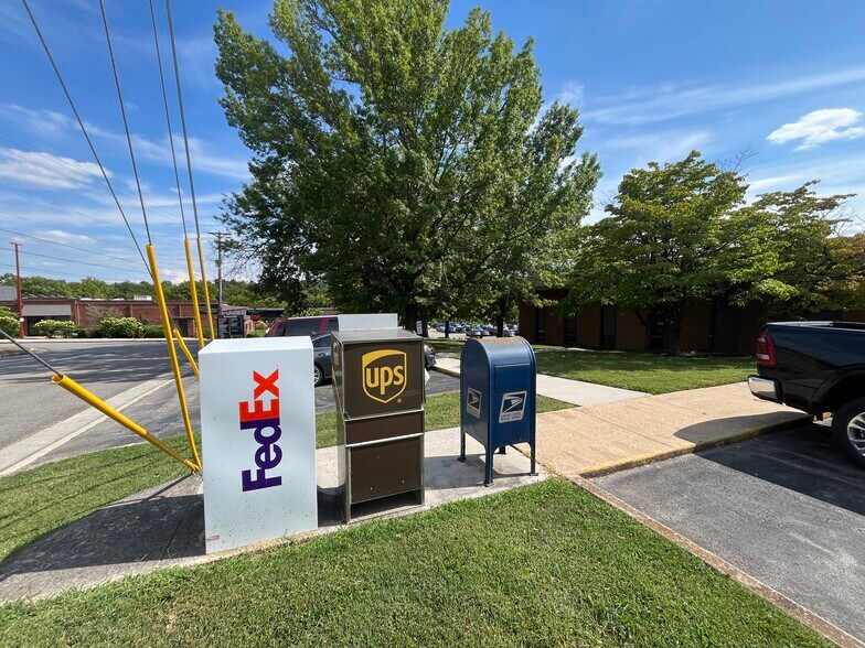 More Photos Of 2400 Sutherland Ave, Knoxville Office For Lease