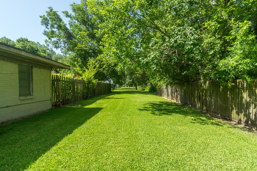 More Photos Of 5910 Broadway st, Pearland Land For Sale