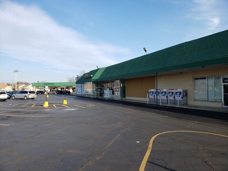 More Photos Of 5600-5649 167th St, Tinley Park Unknown For Lease