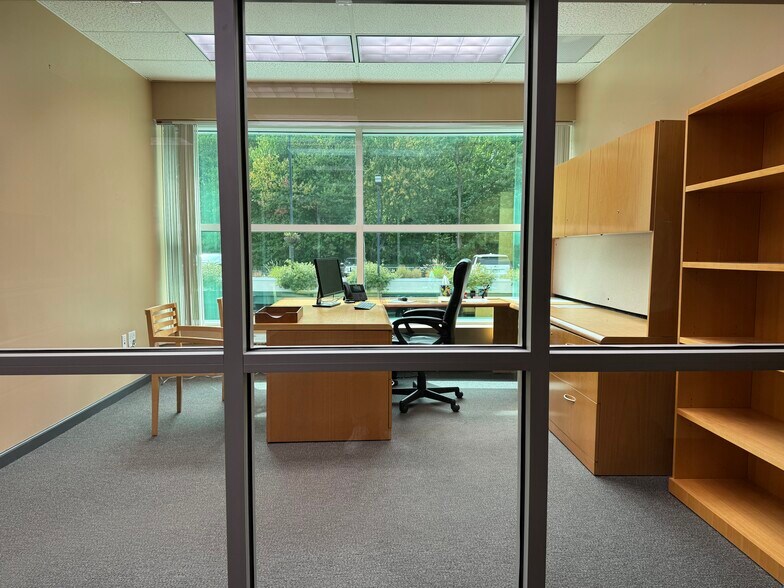 More Photos Of 900 South Ave, Staten Island Office For Lease