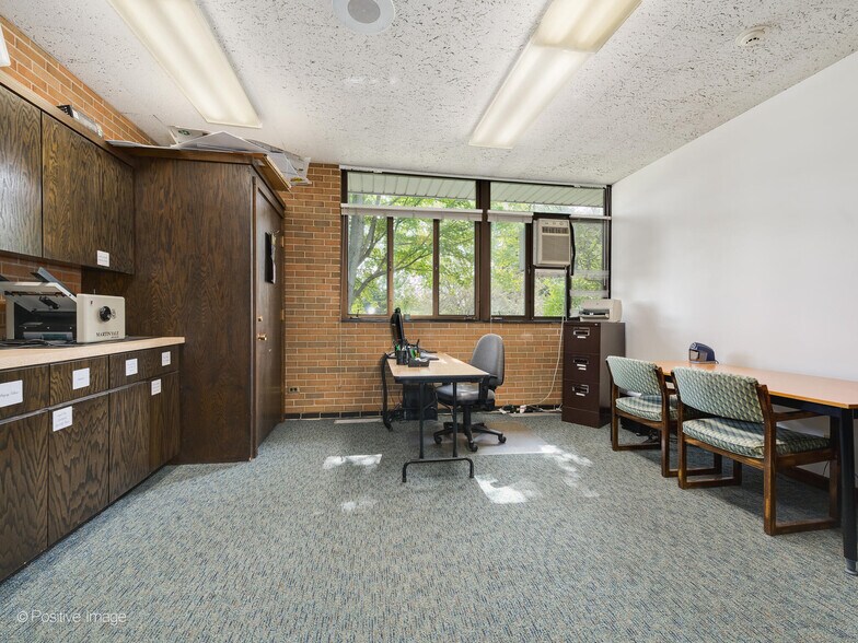 More Photos Of 47 Church St, Lake Zurich Religious Facility For Sale