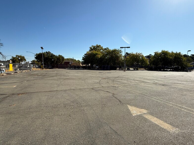 More Photos Of 1830 Del Paso Blvd, Sacramento Land For Sale
