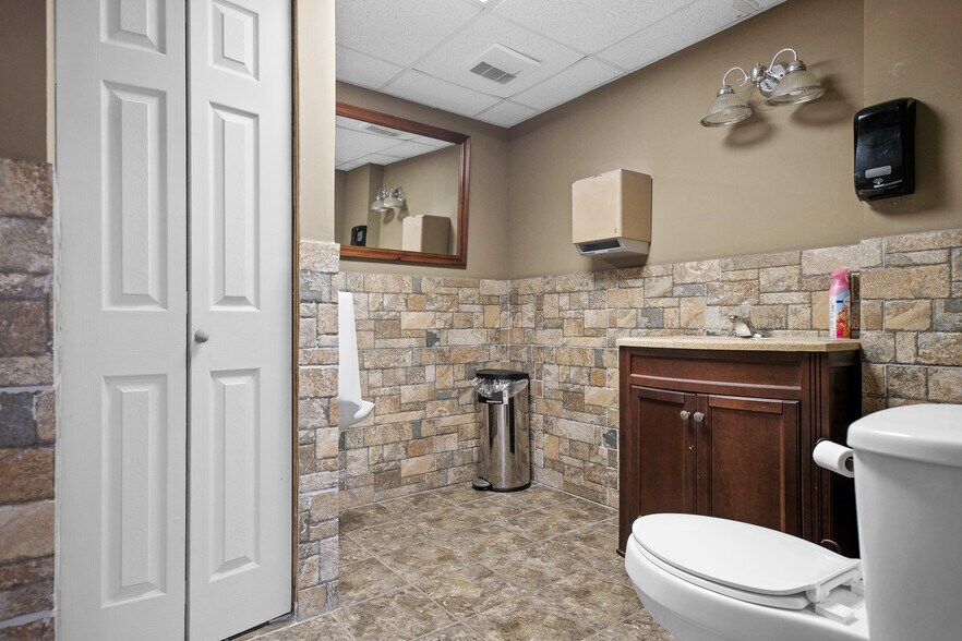 More Photos Of 220 White Horse, Egg Harbor City Auto Repair For Sale