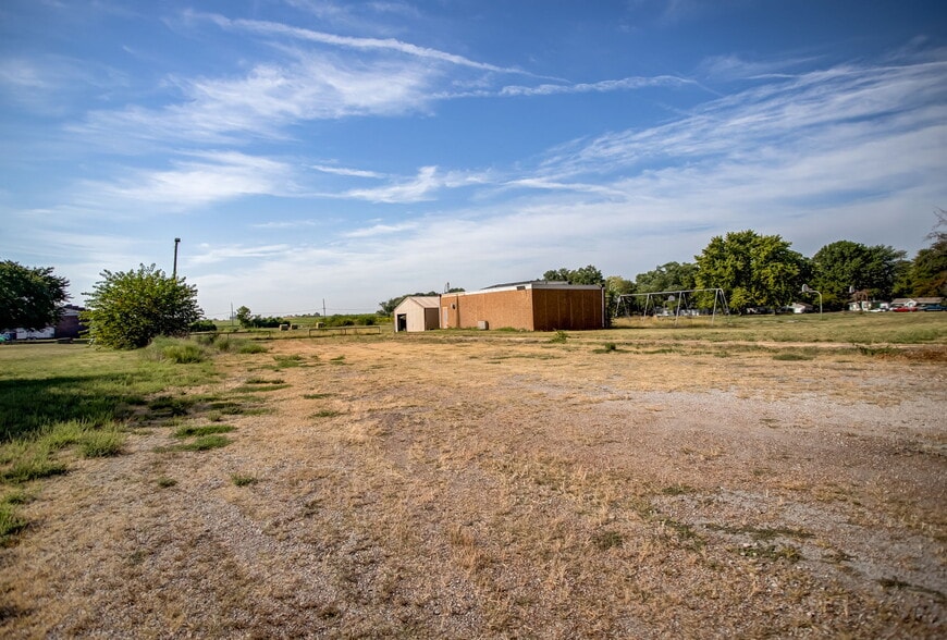 More Photos Of 1901 Mascoutah Ave, Belleville Schools For Sale