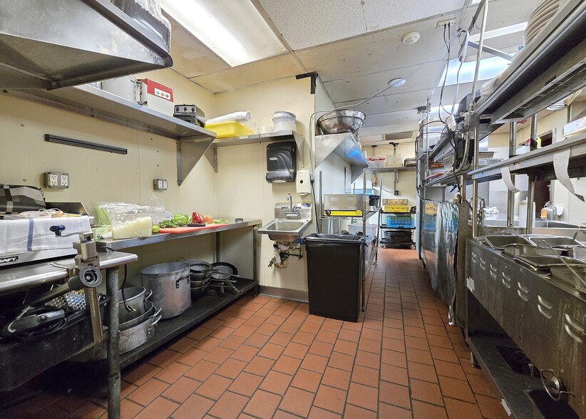 More Photos Of 354-356 Main St, Farmingdale Storefront For Sale