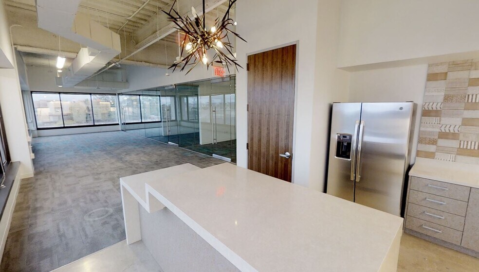 More Photos Of 6688 N Central Expy, Dallas Unknown For Lease