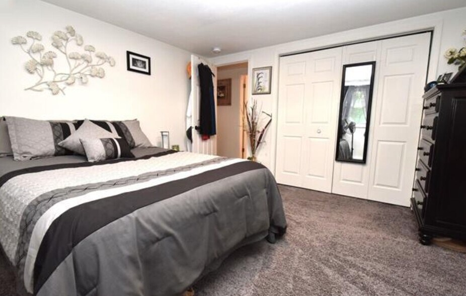 More Photos Of 517 E Monroe St, Metamora Multifamily For Sale