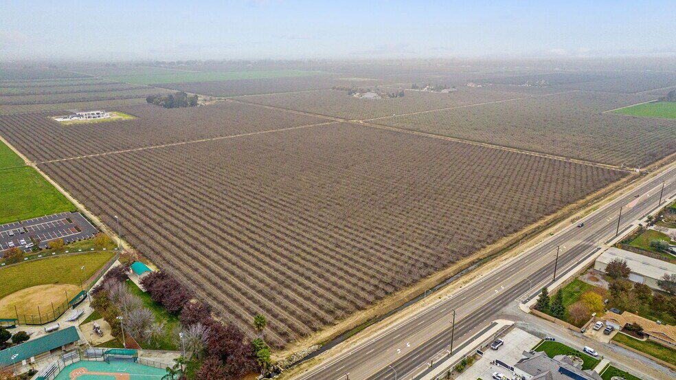 More Photos Of Caldwell Avenue, Visalia Land For Sale