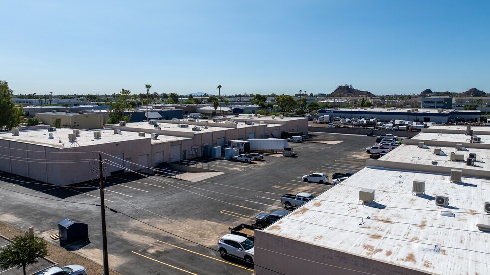 More Photos Of 910 S Hohokam Dr, Tempe Warehouse For Lease