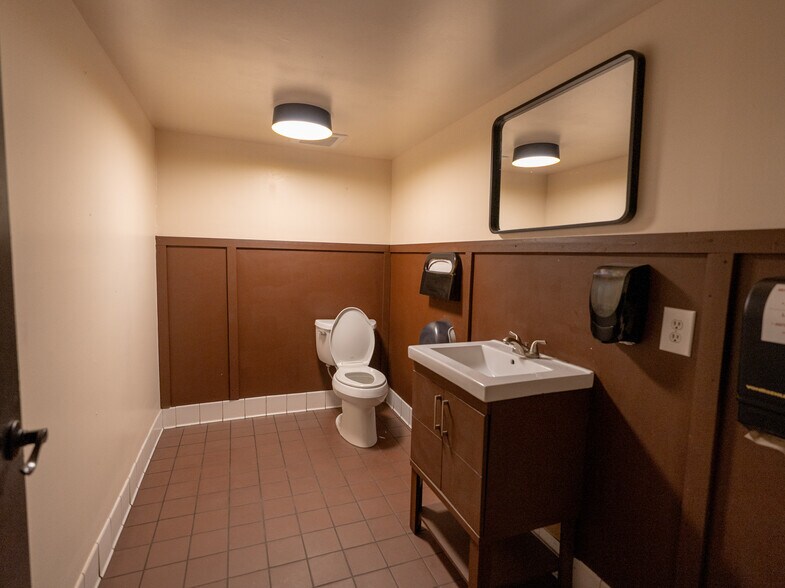 More Photos Of 8501 El Camino Real, Atascadero Restaurant For Sale