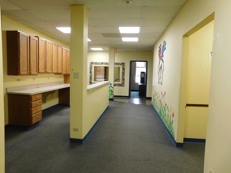 More Photos Of 700 W Jefferson St, Shorewood Office For Sale