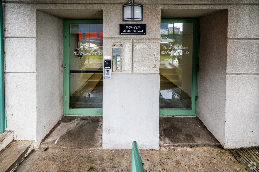 4502 Ditmars Blvd, Astoria, NY 11105 MultiFamily For Lease