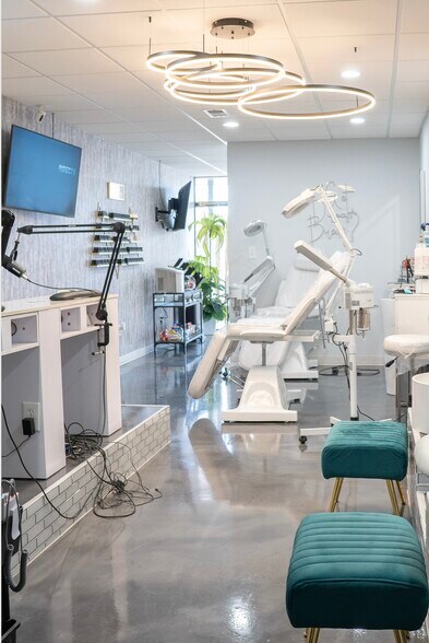 More Photos Of 4408-4414 Gary Ave, Fairfield Storefront For Sale