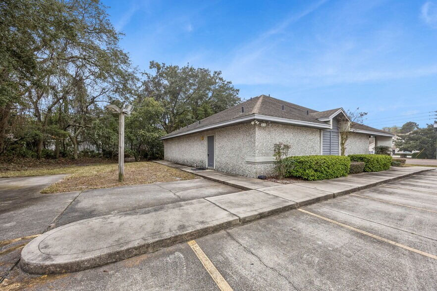 More Photos Of 1888 14th St S, Fernandina Beach Office For Sale