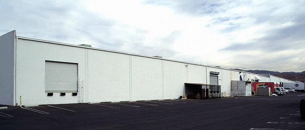 More Photos Of 12878-12926 Pierce St, Pacoima Warehouse For Lease