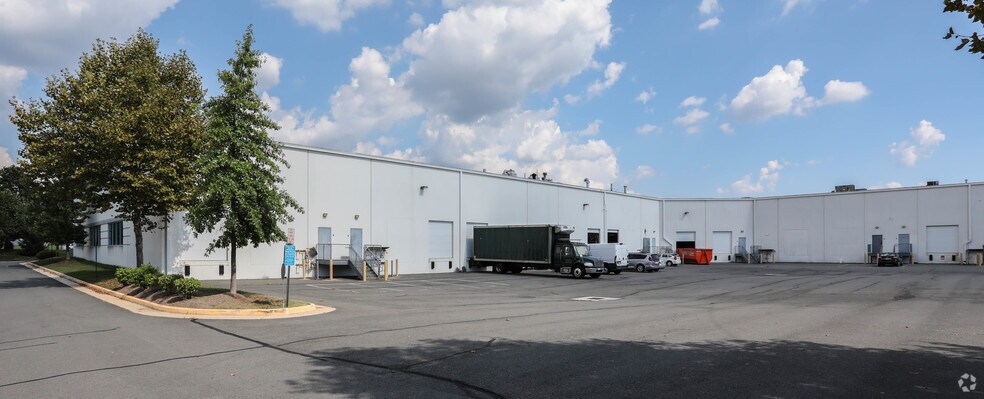 More Photos Of 44710 Cape Ct, Ashburn Light Distribution For Lease