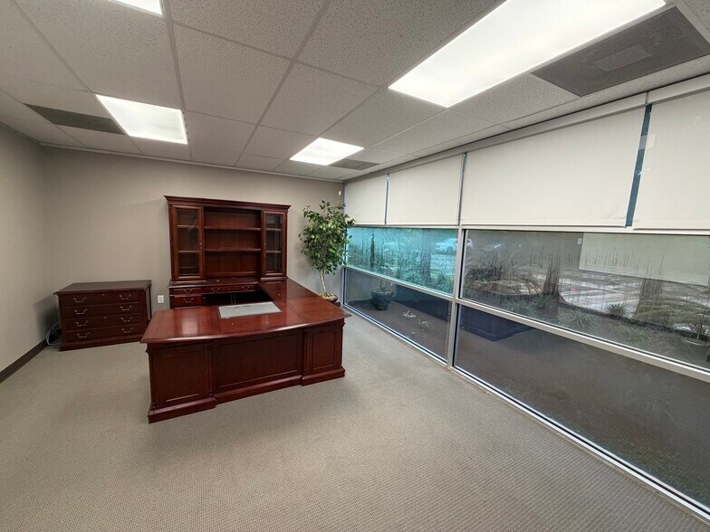 More Photos Of 3606-3608 Research Forest Dr, The Woodlands Medical For Lease