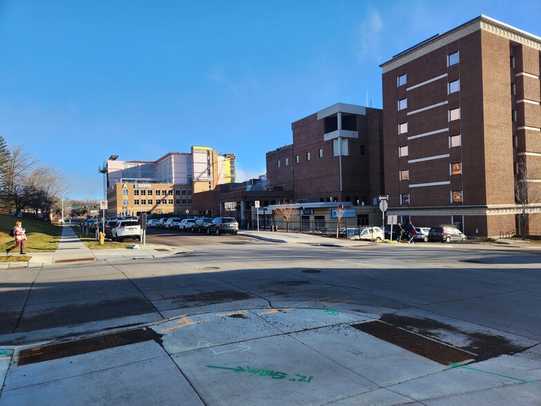 More Photos Of 831 E 2nd St, Duluth Office For Sale