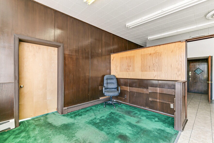 More Photos Of 3200 W 2nd Ave, Denver Office For Sale