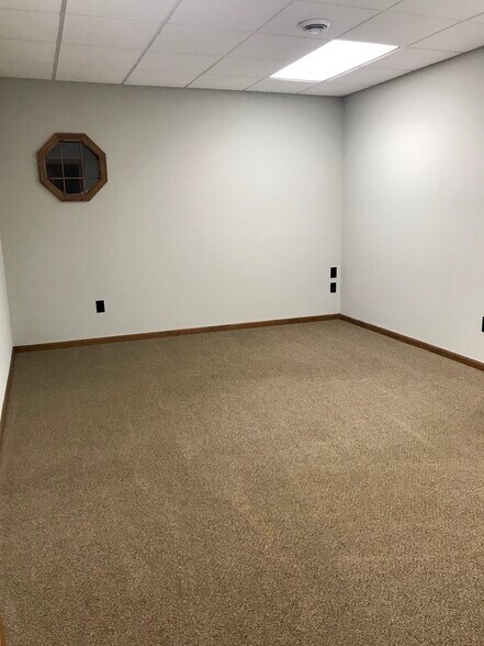 More Photos Of 22417 Hwy 6, Deerwood Warehouse For Lease