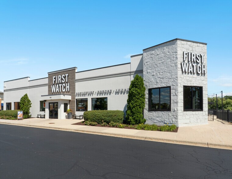 More Photos Of 1702 Commons Dr, Geneva Restaurant For Sale