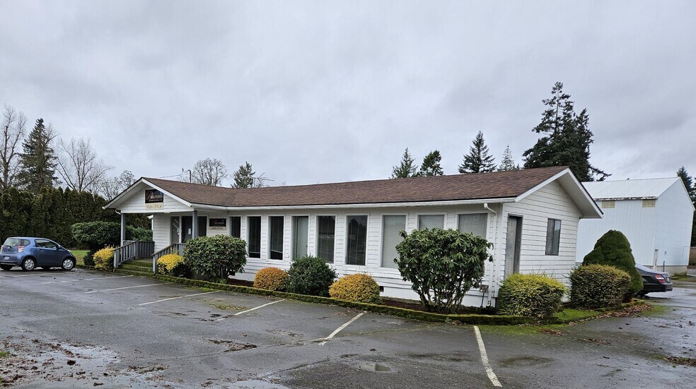 More Photos Of 3151 Waconda Rd NE, Gervais Warehouse For Lease