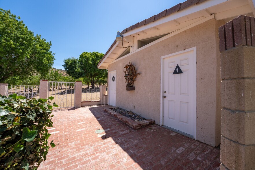More Photos Of 5801 Hacienda Ranch Rd, Palmdale Specialty For Sale