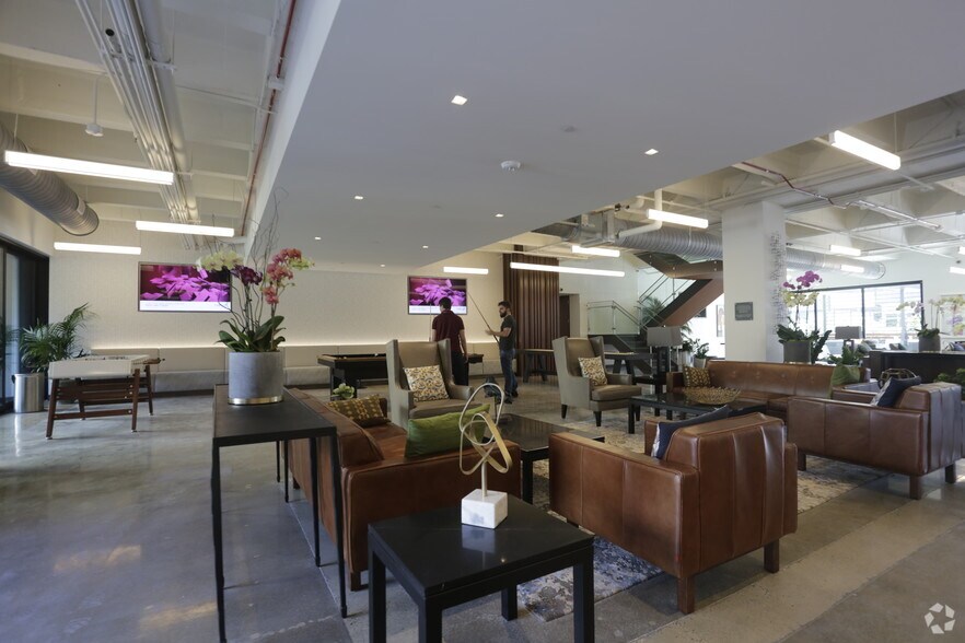 More Photos Of 880 Apollo St, El Segundo Office For Lease