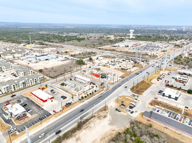 More Photos Of 211 Crossing Ave, San Antonio Office For Sale