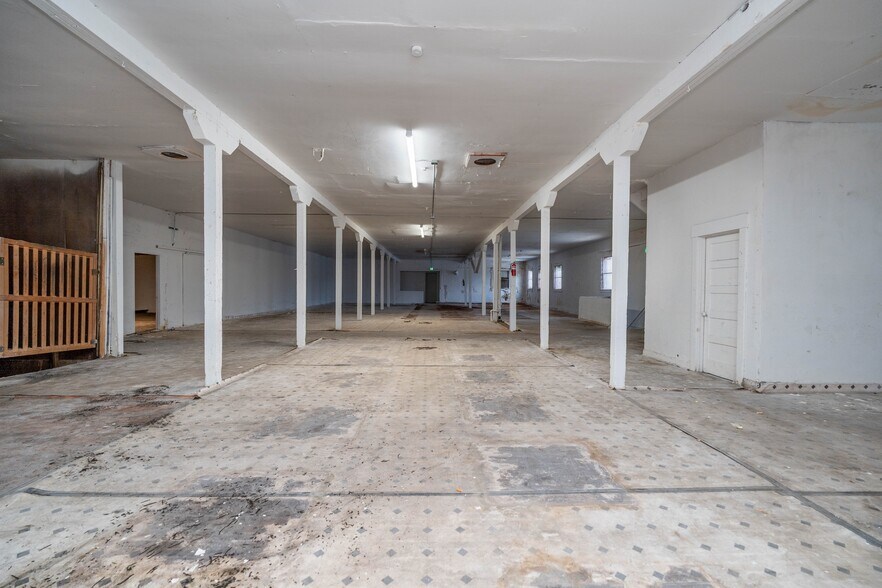 More Photos Of 425 E 58th St, Los Angeles Warehouse For Lease